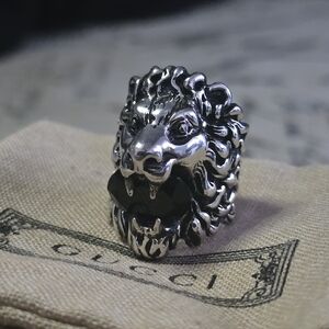 Gucci Silver Lion Head Ring with Black Stone (IT 16 / US 7.5)
